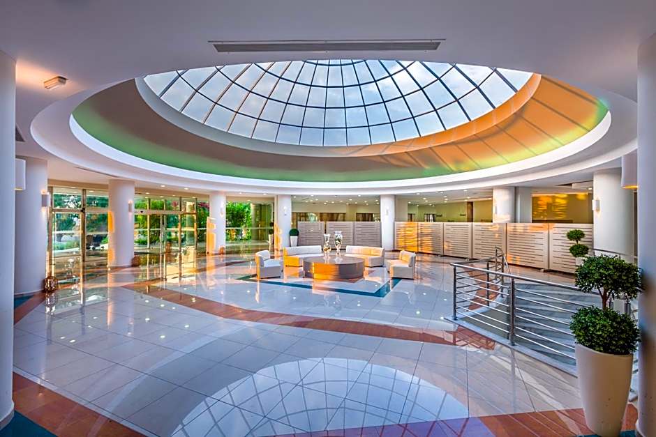 Kipriotis Maris Suites