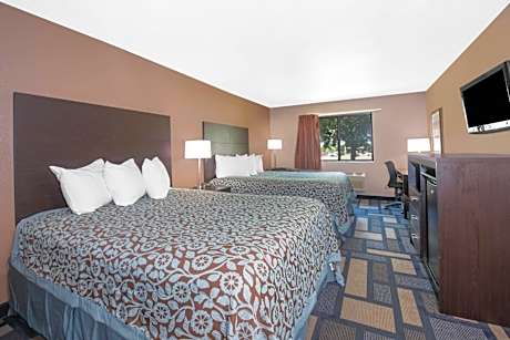 Queen Room with Two Queen Beds - Non-Smoking