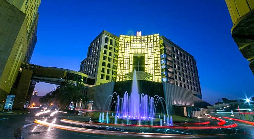 Grand Millennium Muscat connected to Muscat Grand Mall