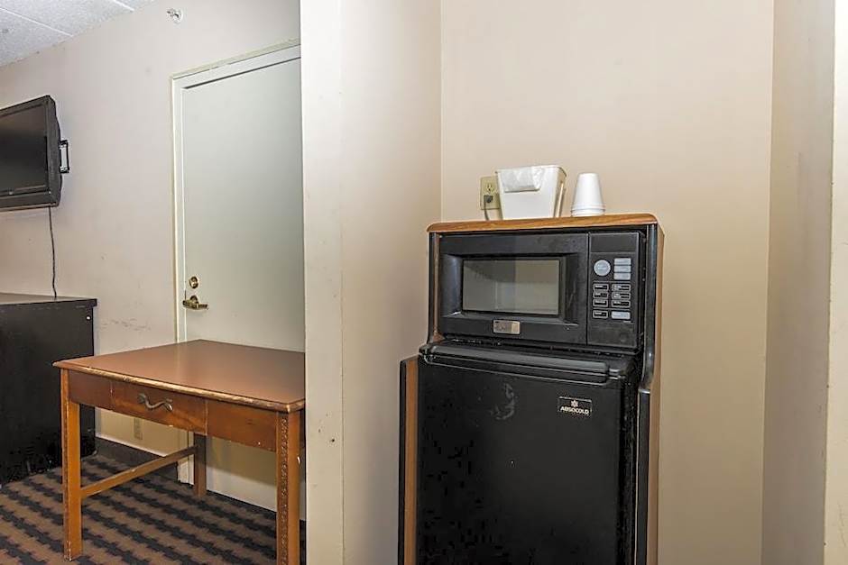 NORTHEAST GARDEN INN.