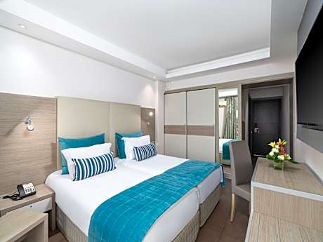 Twin Room with Pool View