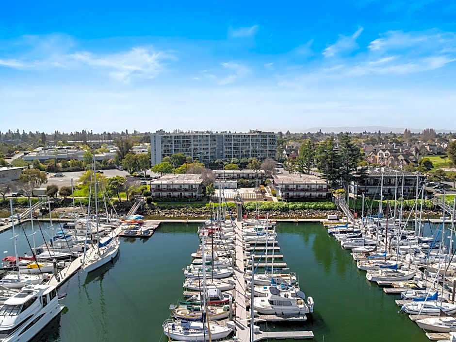 Marina Village Inn