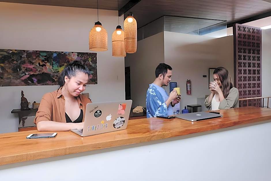 Ceda Guest House by HiveRooms