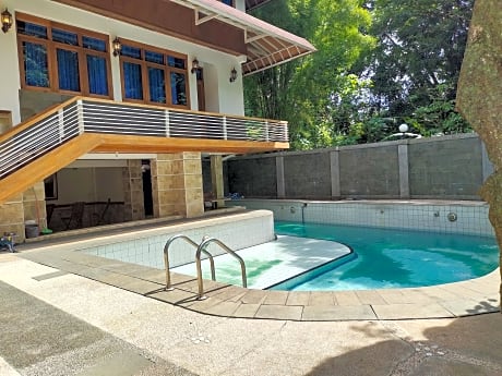 Tirtasari Nice Guesthouse 2 by ZUZU