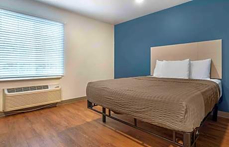 Standard Queen Room - Non Smoking