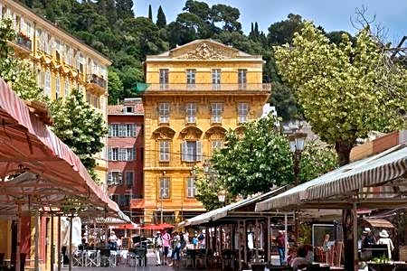 Studio carré d'or situé à 50 m de la plage