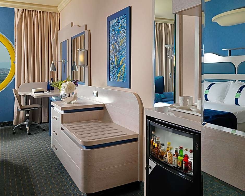 Holiday Inn Athens Attica Av Airport W. By IHG