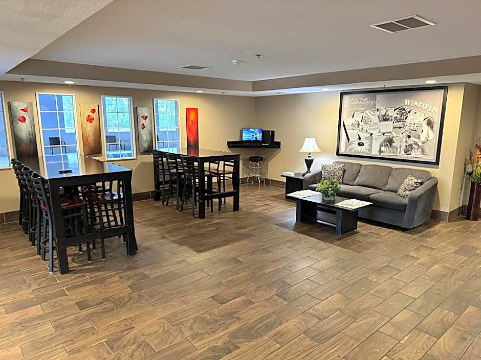 Super 8 by Wyndham Winfield-Quail Ridge Area