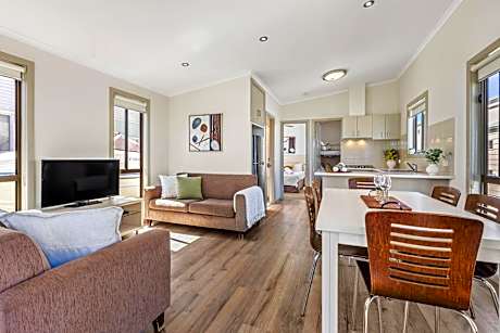 Waterfront Cabin (2BR)