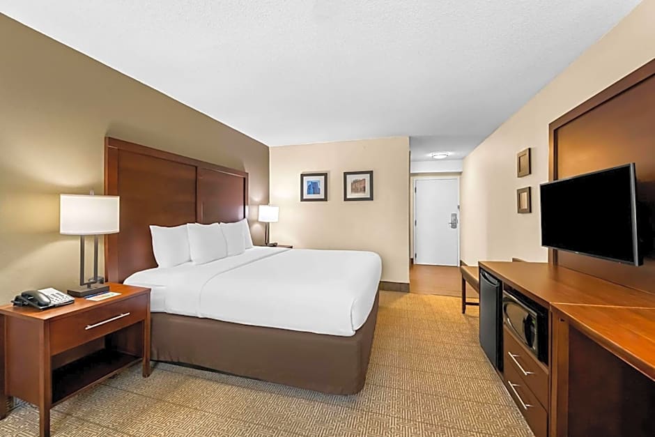 Comfort Inn & Suites Durham near Duke University