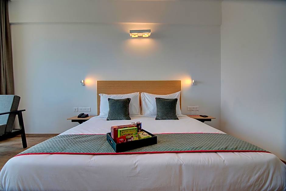 Townhouse Sector 49 Near Logix city centre