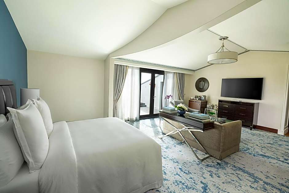 Photo 1 of 4 of Palace roof Suite