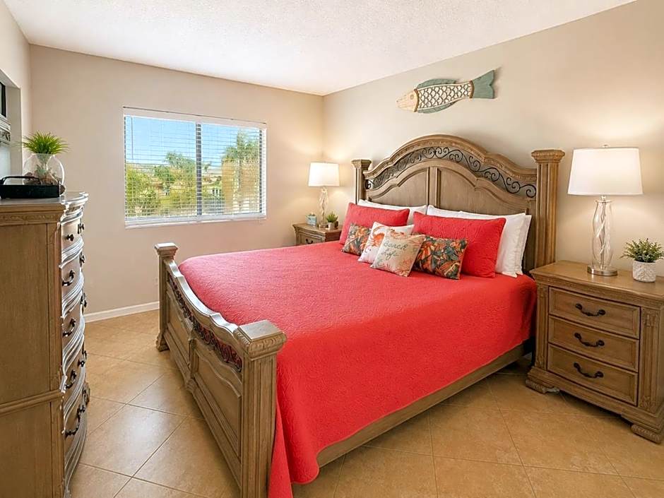 Beach Palms- Unit 102
