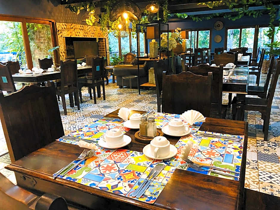 Shangri-La Country Hotel & Spa