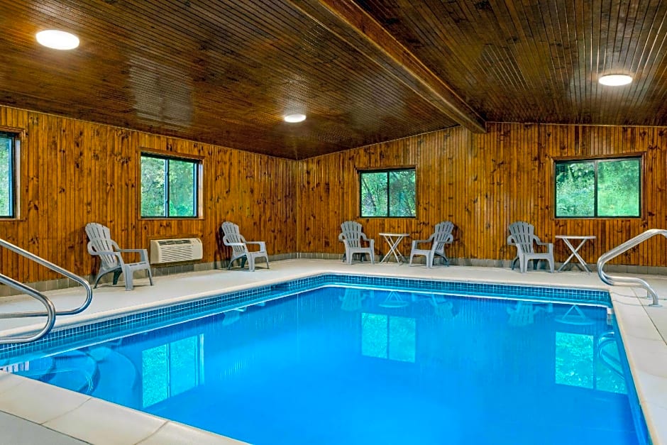 Super 8 by Wyndham Grove City