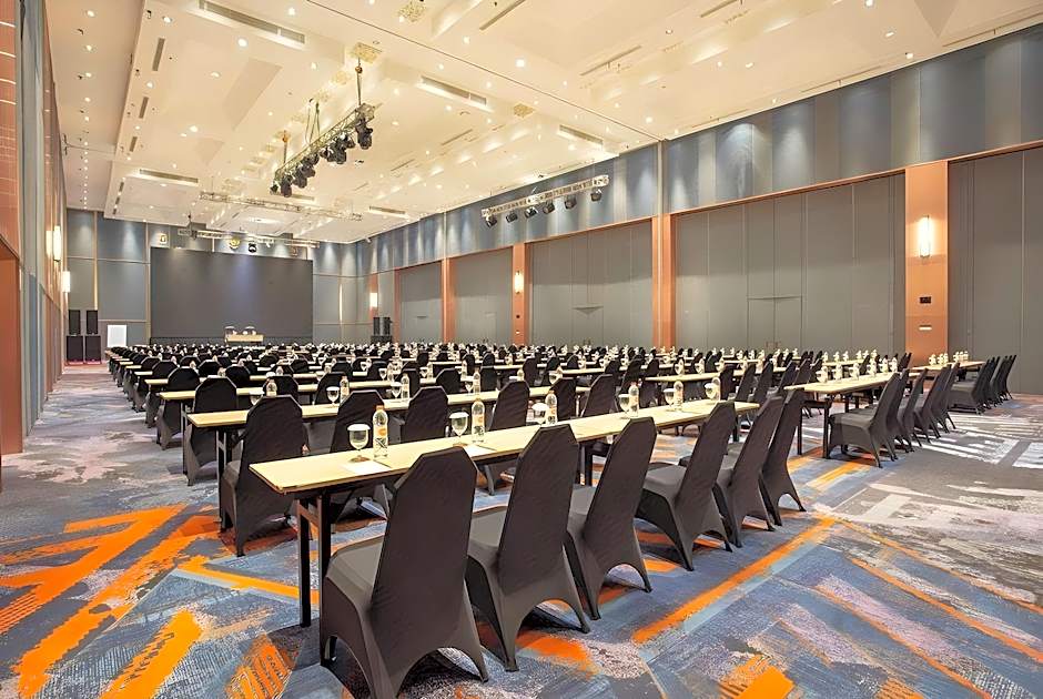 HARRIS Hotel & Conventions Gubeng