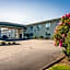 Bridgeway Inn & Suites