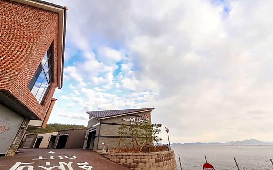 Gyeongnam goseong Hotel With7