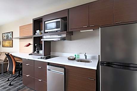 King Studio with Sofa Bed - Hearing Accessible