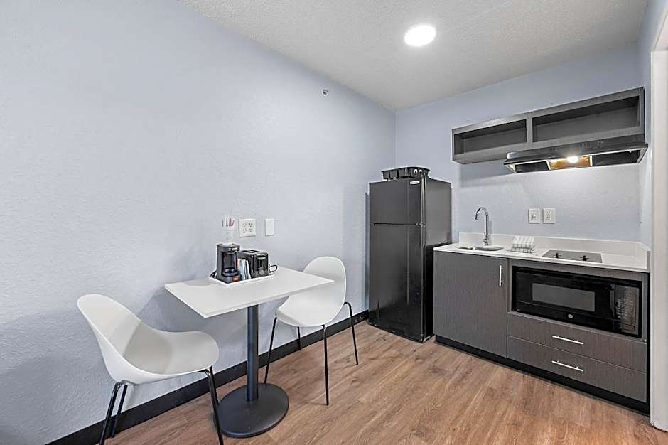 Studio 6-Roswell, GA - Atlanta