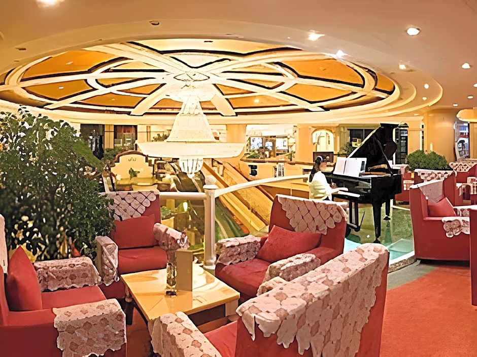 Kunming Green Land Hotel