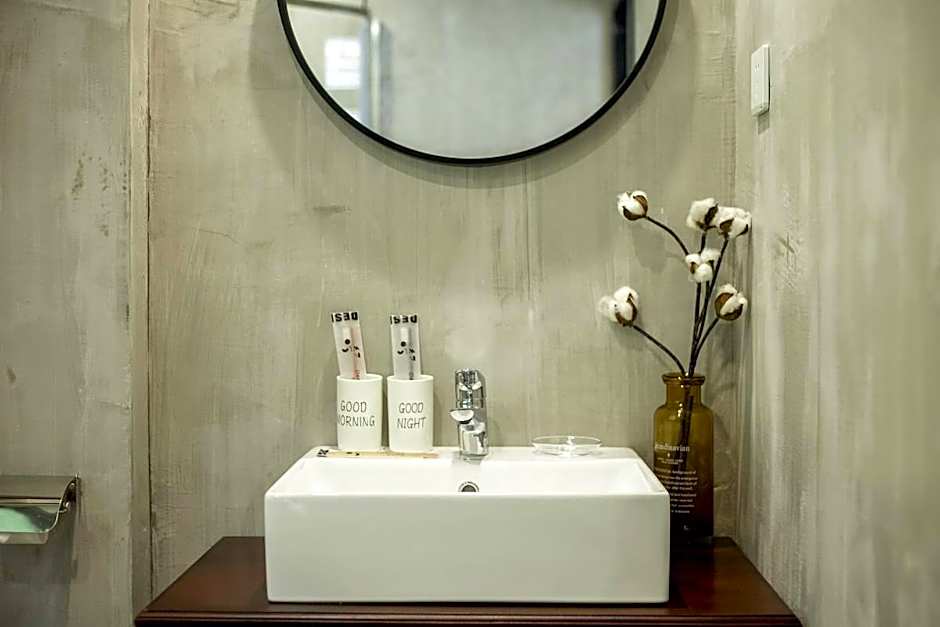 zero five one seven inn