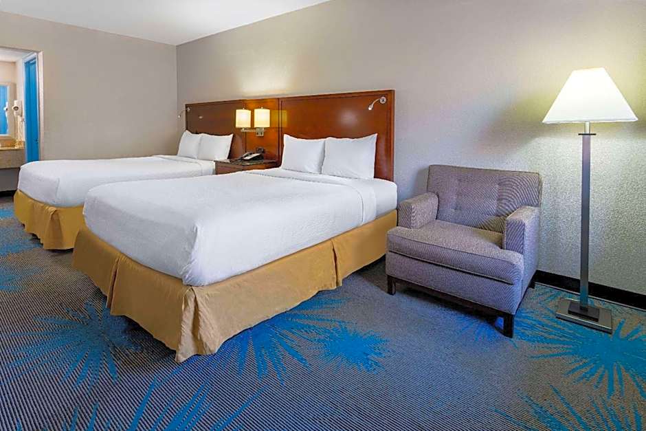 Days Inn by Wyndham Columbia