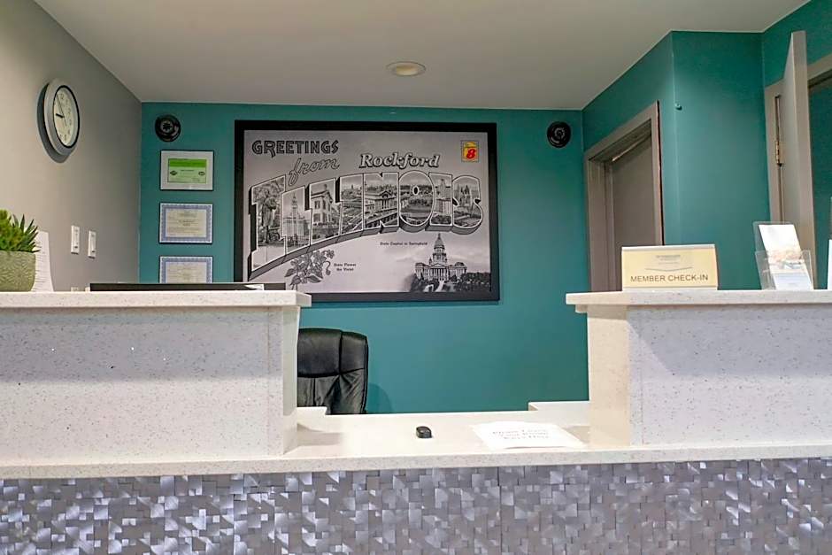 Super 8 by Wyndham Rockford I-90/Casino District