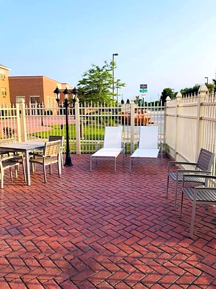 Country Inn & Suites by Radisson, Green Bay East, WI