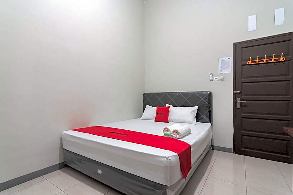 RedDoorz Syariah near Jalan Jakarta Samarinda