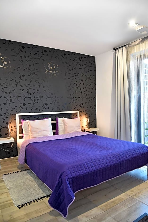 Water Lily Boutique B&B and Bungalow