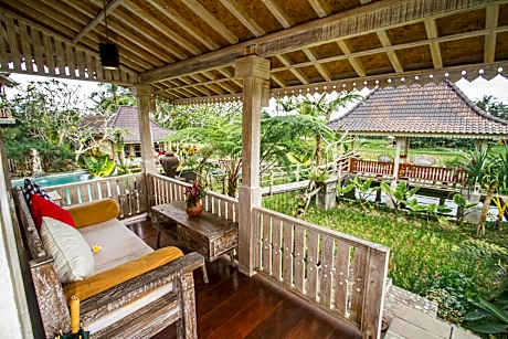 Shocking Deal - Suite Wooden Room and Free Benefit