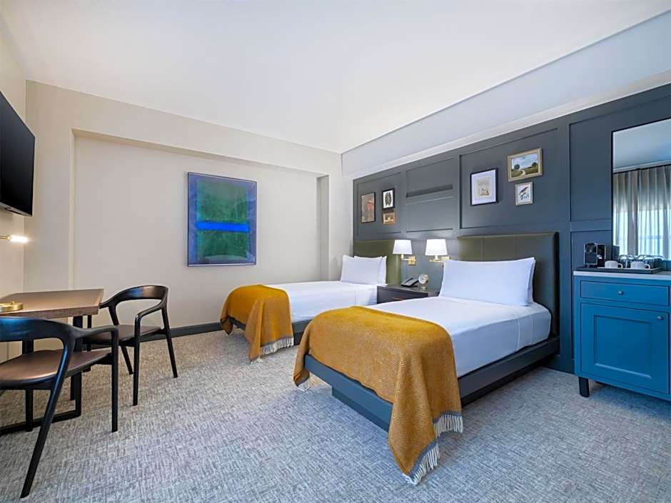 The Sam Houston, Curio Collection By Hilton