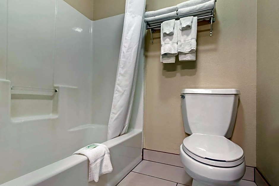 Quality Inn Hays I-70