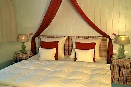 Basic Triple Room