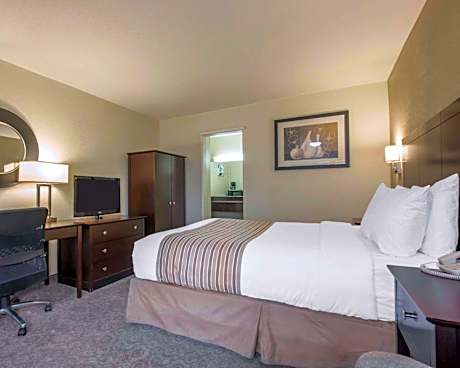 Queen Room - Accessible/Nonsmoking