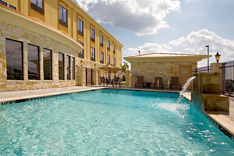 Holiday Inn Express and Suites Beeville By IHG