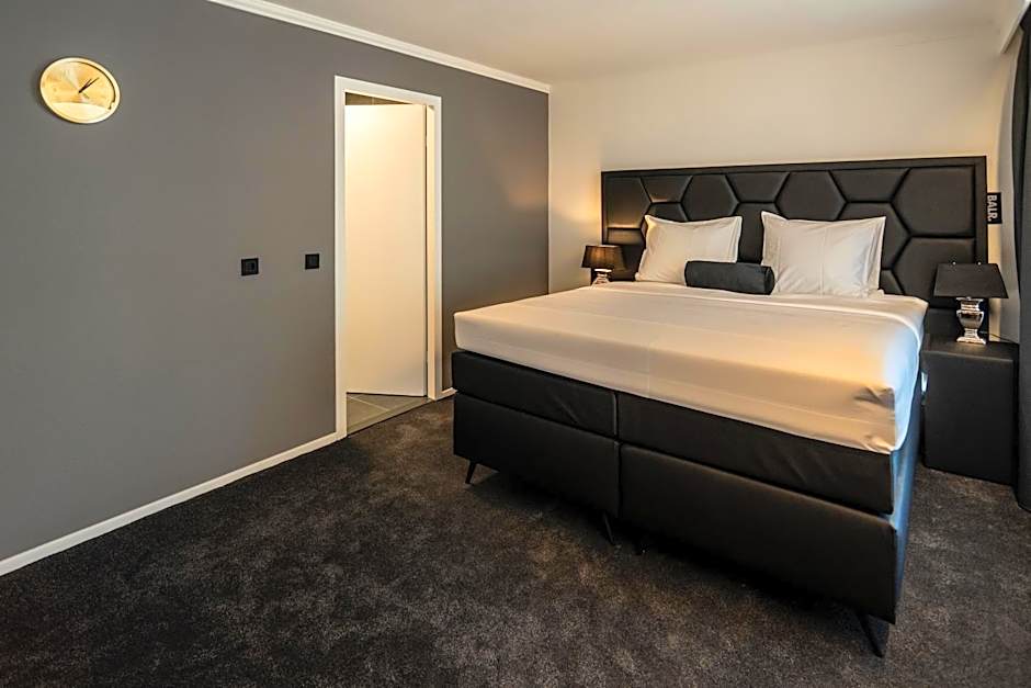 Square Boutique Hotel & Brasserie