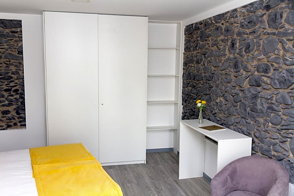 Apartamentos Funchal by Petit Hotels