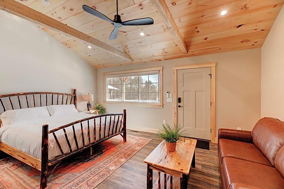 The Lodge by Sunapee Stays