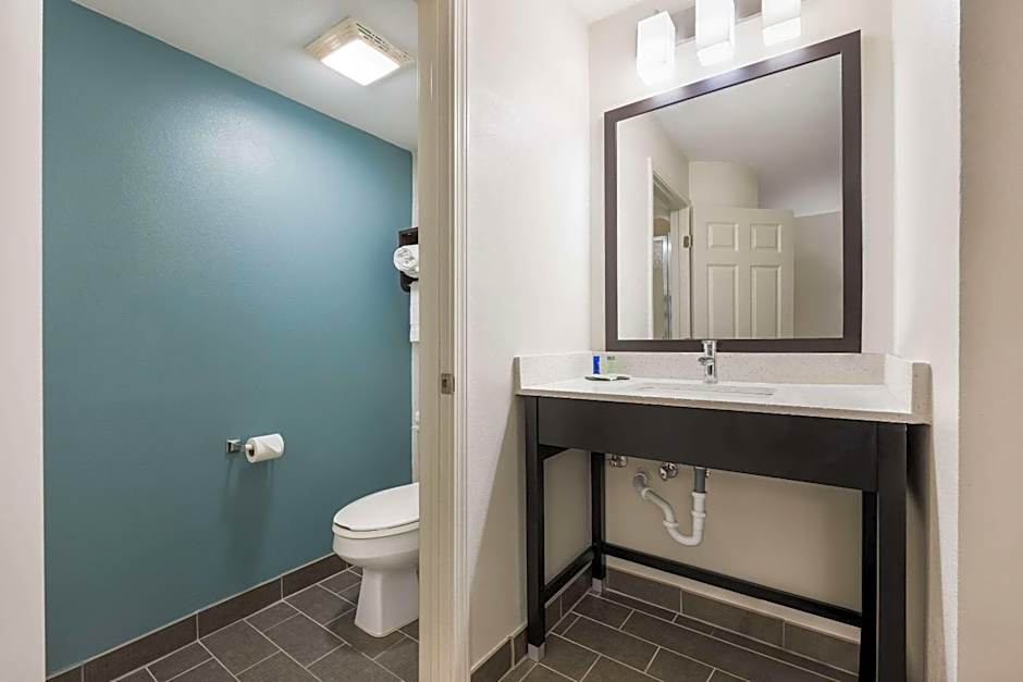 Sleep Inn & Suites