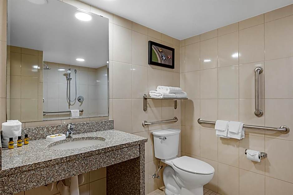 Best Western Plus Indianapolis North at Pyramids