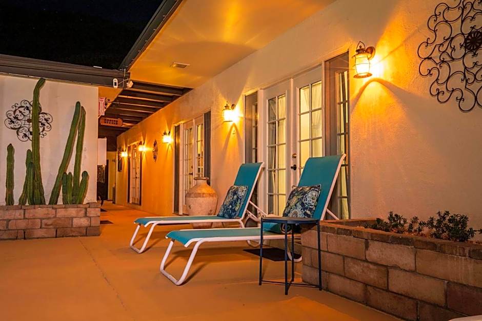 Old Ranch Inn - Adults Only 21 & Up