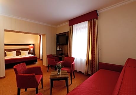 Junior Suite (2 Adults + 2 Children)