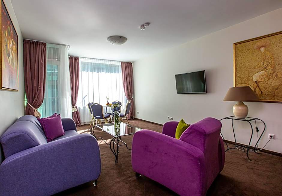 MEDEA Apartments by UPA