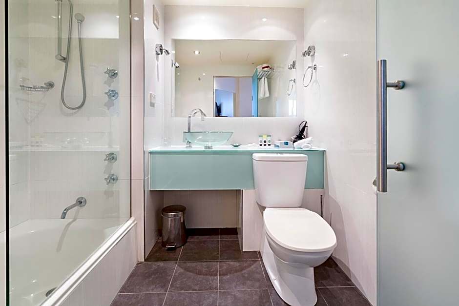 Gateway Hotel by Nightcap Plus