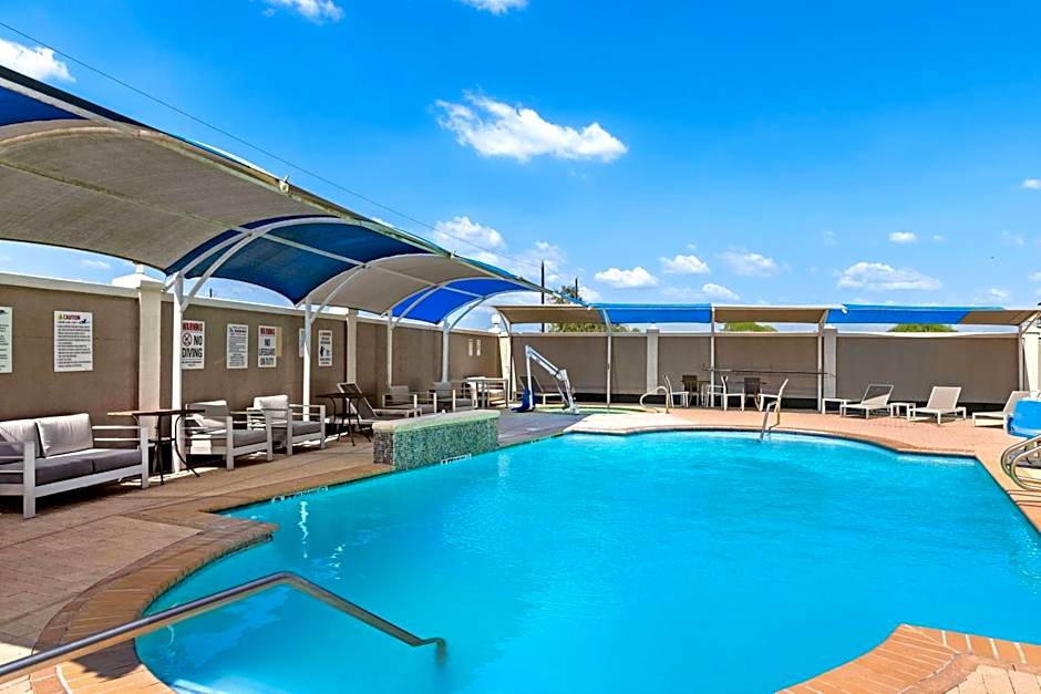 La Quinta Inn & Suites by Wyndham Raymondville