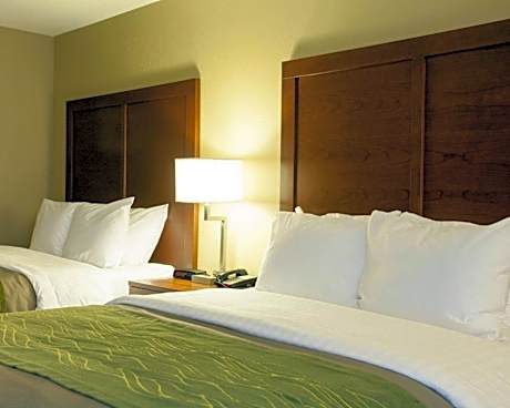 Queen Room with Two Queen Beds - Accessible/Non-Smoking