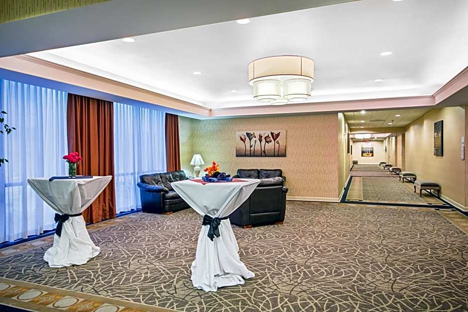 Holiday Inn Roanoke - Tanglewood Route 419 & I 581 By IHG
