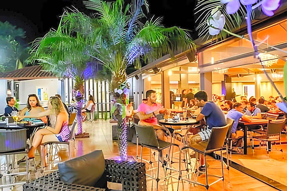 Suíte com Vista para o Lago em Capitólio em Escarpas do Lago